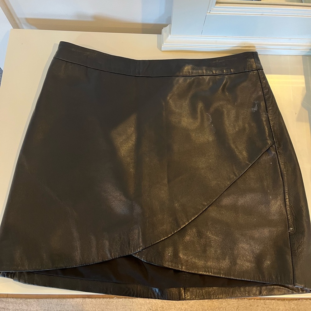 Banana Republic Black Leather Mini-Skirt Size 8
